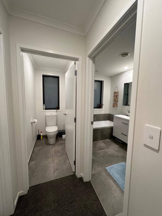 Convenient And Comfortable Waitara Экстерьер фото