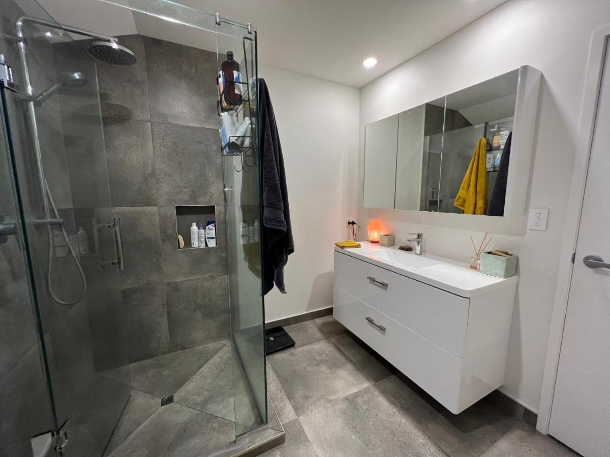 Convenient And Comfortable Waitara Экстерьер фото