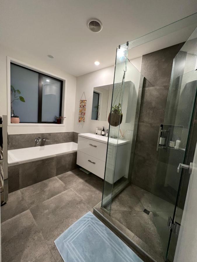 Convenient And Comfortable Waitara Экстерьер фото